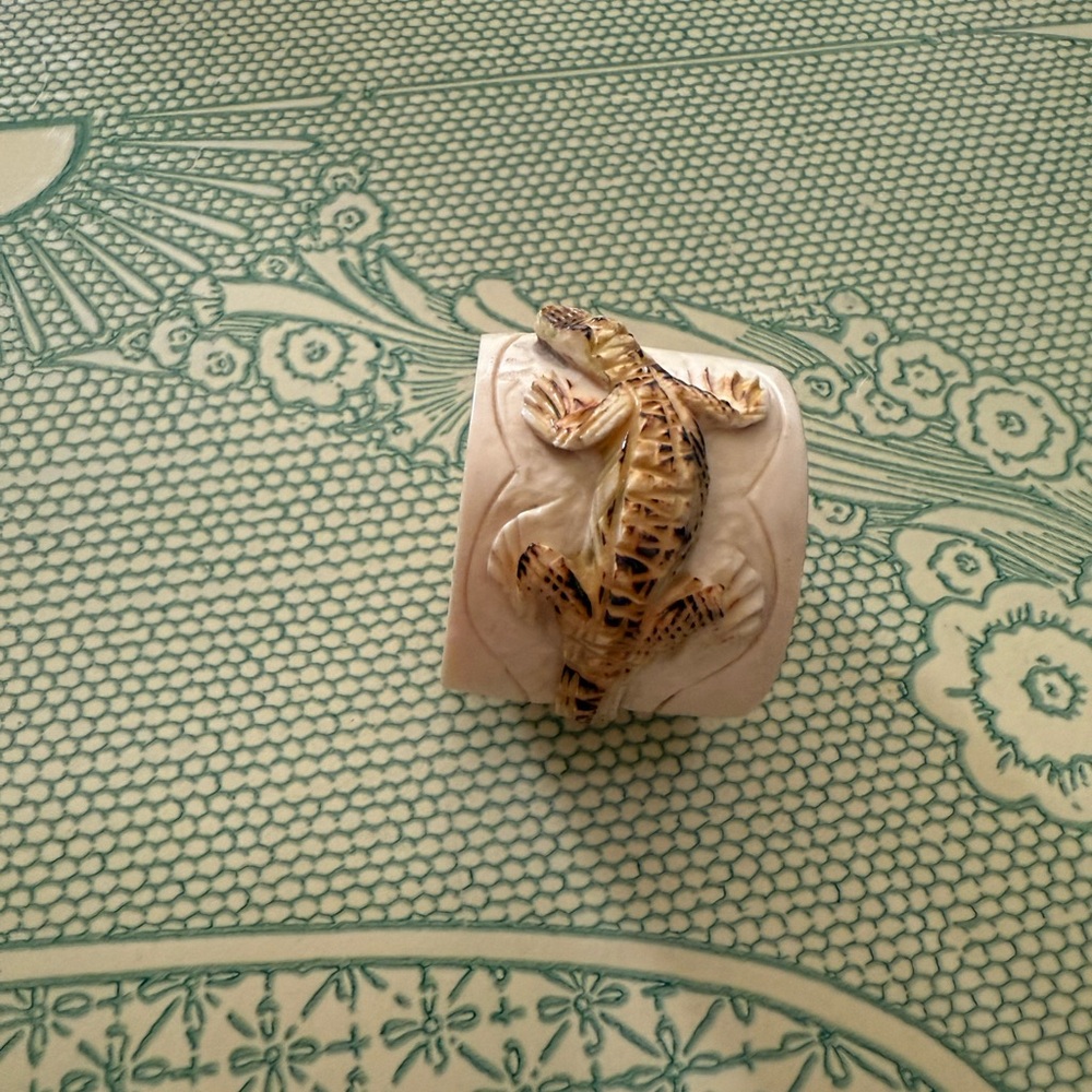 Carved Lizard Napkin Ring